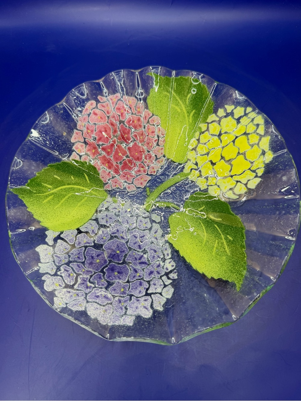 Sydenstricker Hand-Painted Floral Glass Plate - Multicolor Hydrangea Design
